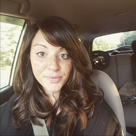 Meet your Posher, Amanda - Picture 1 of 1